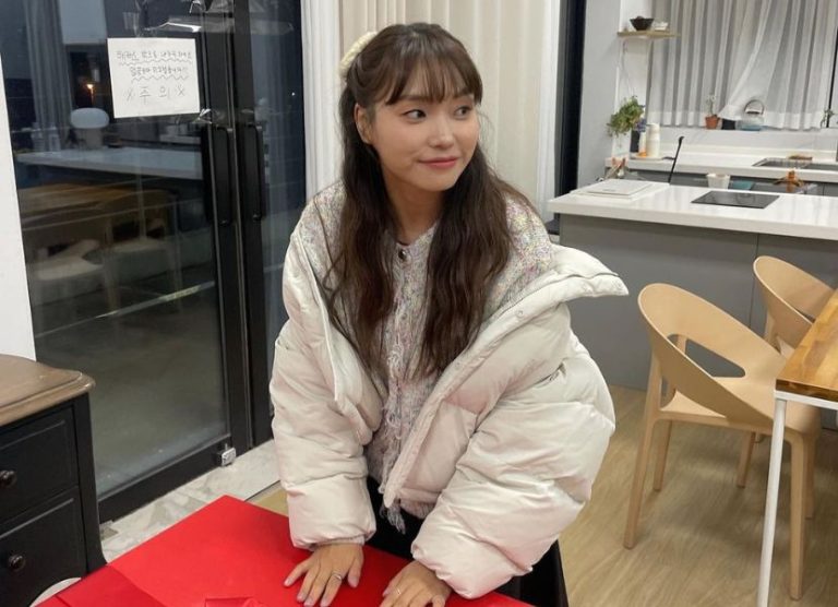 Lee Hi Profile, Age, Birthday, Height, & (Updated Facts!)