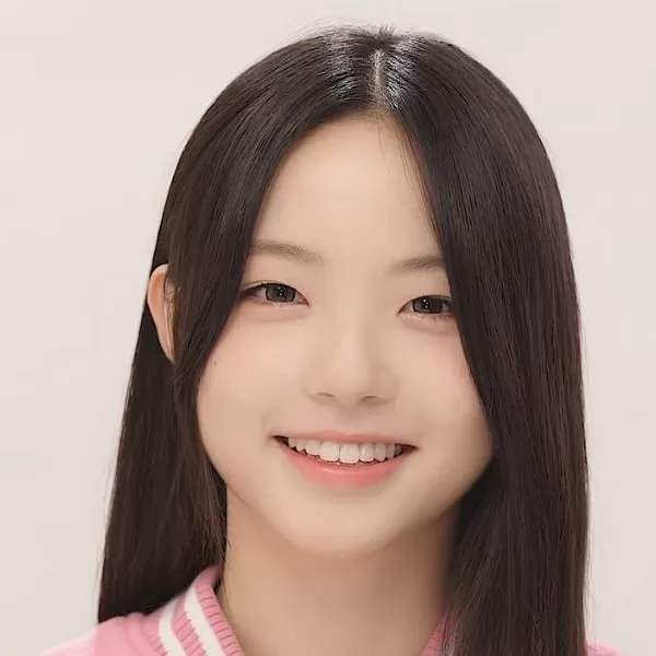 Kim Chaewon (Universe Ticket) Profiel (bijgewerkte feiten!)