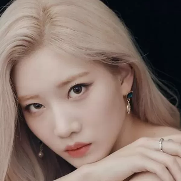 Kim Lip (ARTMS, LOONA) Profile, Age, Birthday, Height, Facts