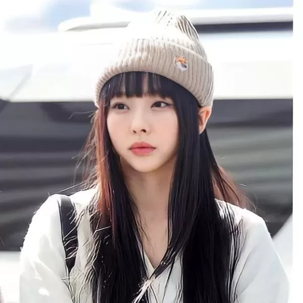 Vivi (LOOSSEMBLE, LOONA) Profile, Age, Birthday, Height