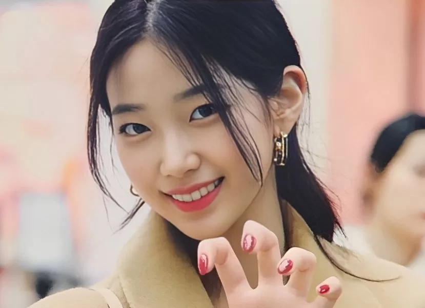 Eunchae (LE SSERAFIM) Profile, Bio, & Facts