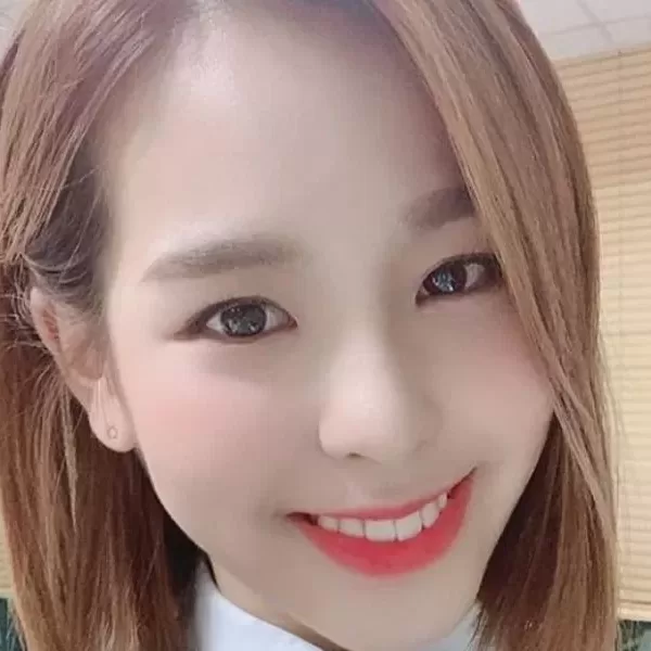 Mako (NiziU) Profile, Age, Birthday, Height, & Facts