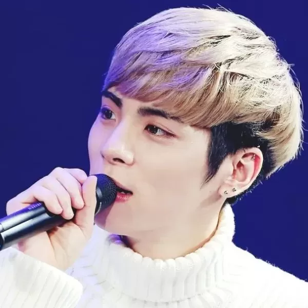 Jonghyun (SHINee) Profile (Updated Facts!) - Kpop Singers