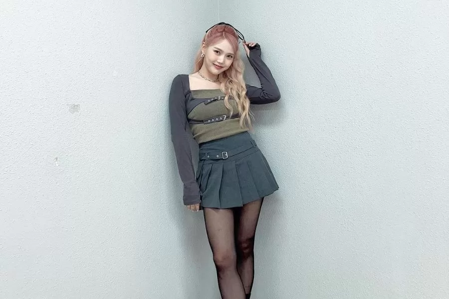 Hyojung (OH MY GIRL)