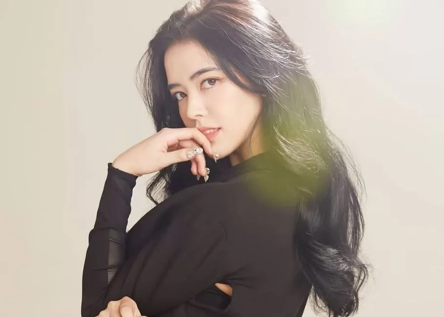 Leia (Ex. BLACKSWAN)