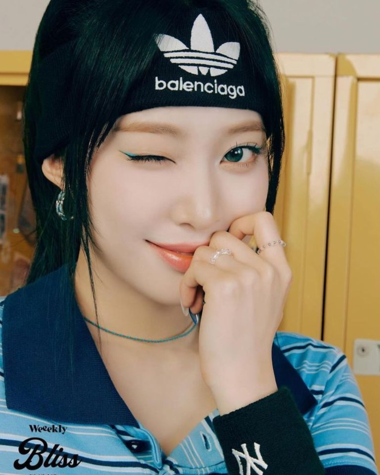 Weeekly Members Profile, Ages, Heights, & (Updated Facts!)