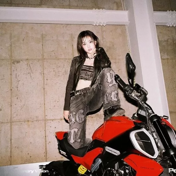 JiYeon (tripleS) Profile, Age, Birthday, Height, & Facts