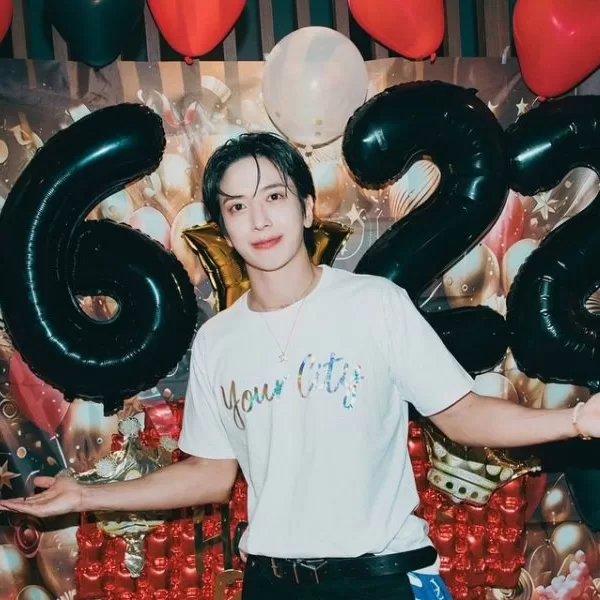 Jung Yonghwa (CNBLUE) Profile, Age, Height, & Facts