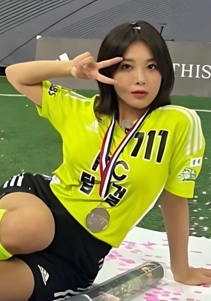 Yubin (ex. Wonder Girls)