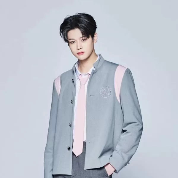 Ma Jingxiang (CLOSE YOUR EYES) Profile, Age, Height & Facts