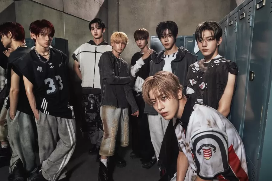 CLOSE YOUR EYES Members